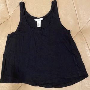 Black cropped tank